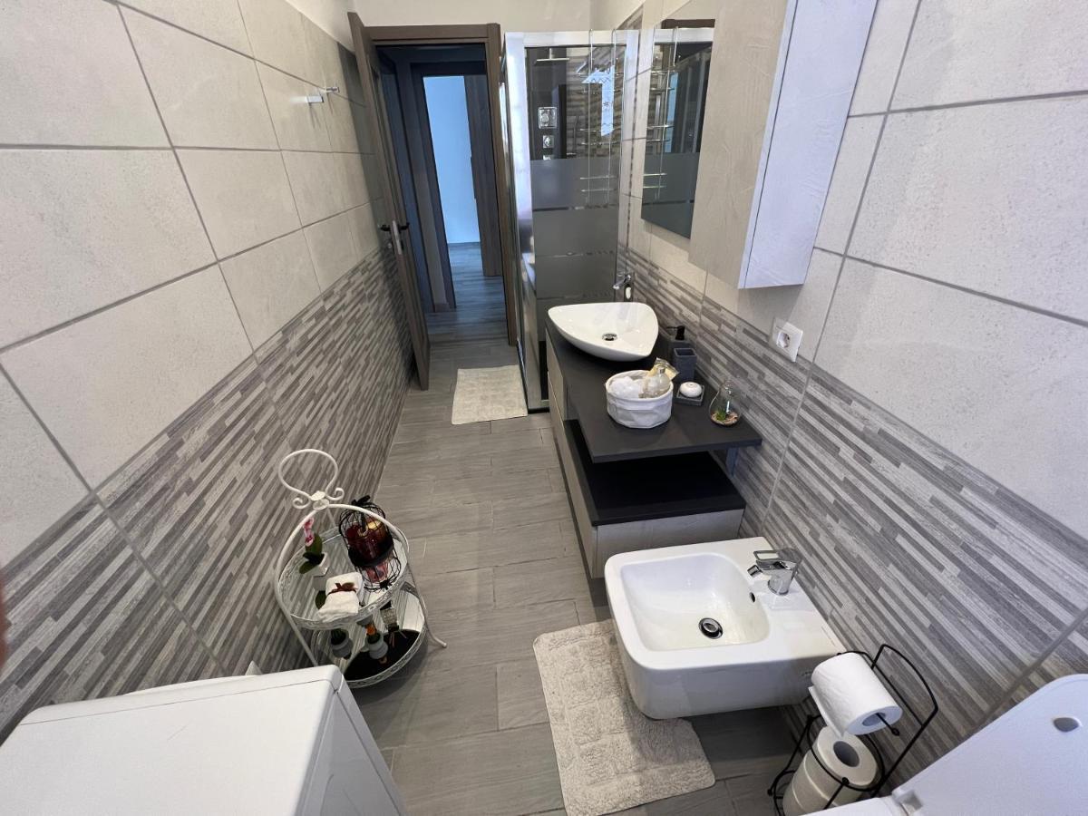 Апартаменти Casa Di Afi, Perfect For 4 - Kitchen - Parking - Netflix Арона Екстер'єр фото